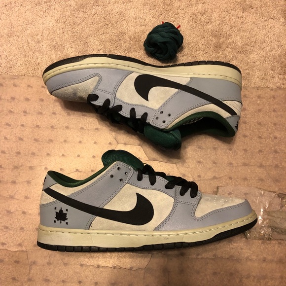 nike dunk sb low maple leaf central park